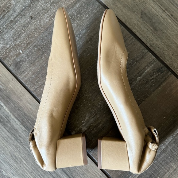 The Italian Leather Day Heel in light tan taupe size 7.5 - Picture 5 of 11